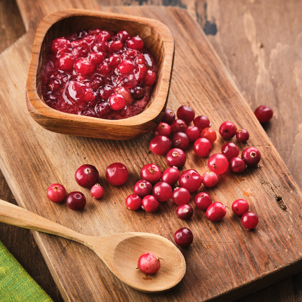 cranberry-jam-wooden-bowl